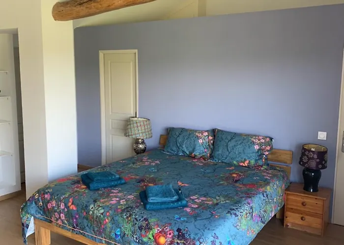 Eiffel At Bassinaud Сasa de vacaciones Juignac